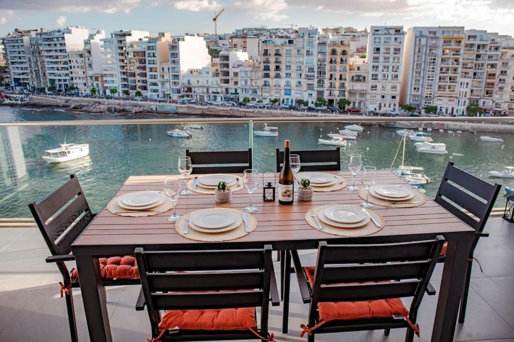Saint Julian's Seafront Two Bedroom Apartment מראה חיצוני תמונה