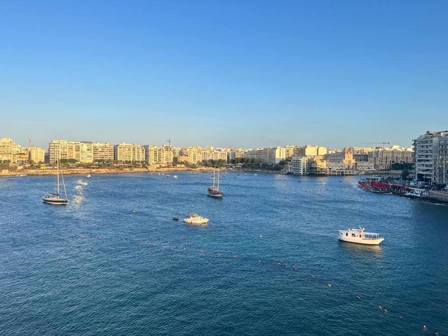 Saint Julian's Seafront Two Bedroom Apartment מראה חיצוני תמונה